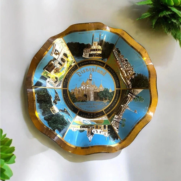 DISNEYLAND Vintage 1960s Mid Century Scalloped Ash Tray Jewelry Trinket Dish - Picture 1 of 6
